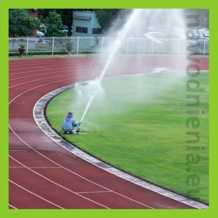 zraszacze na boisko