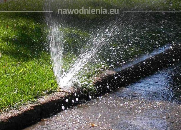 Zraszacze na trawnik - najczęstsze błędy przy projektowaniu i wykonywaniu instalacji nawadniania zraszaczami