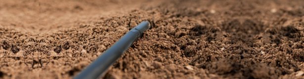 Nawadnianie trawnika linią kroplującą podziemną